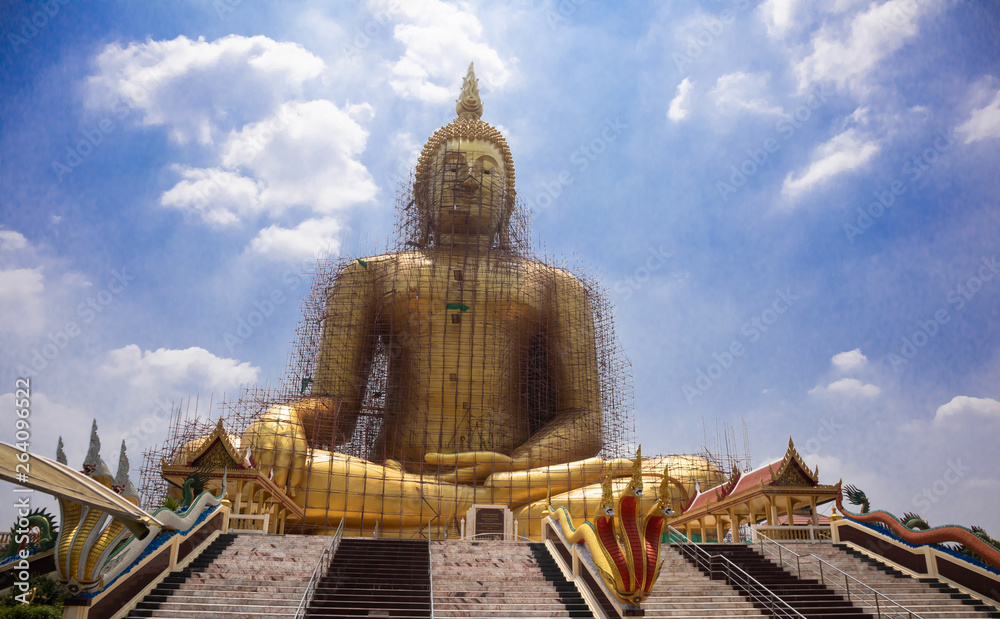 Fototapeta premium Big Buddha statue Being repaired in Thailand
