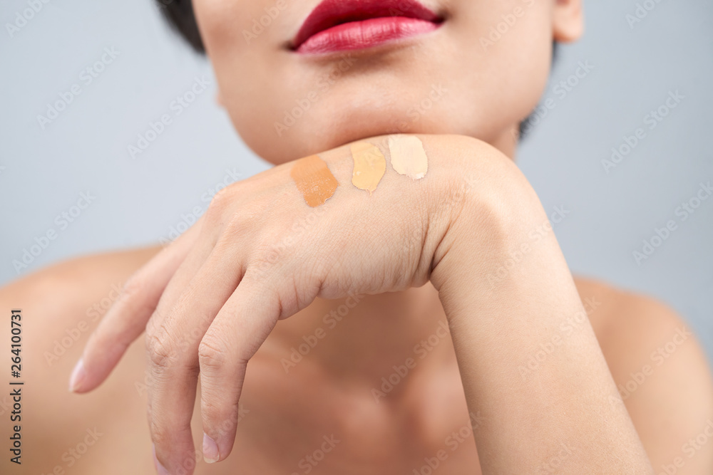 Fototapeta premium Various shades of foundation