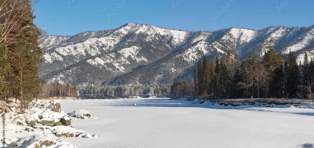 Fototapeta premium Winter snow-covered and frosty Altai. Altai blue eyes