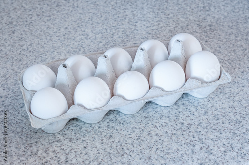 10 Hühnereier in Eierkarton