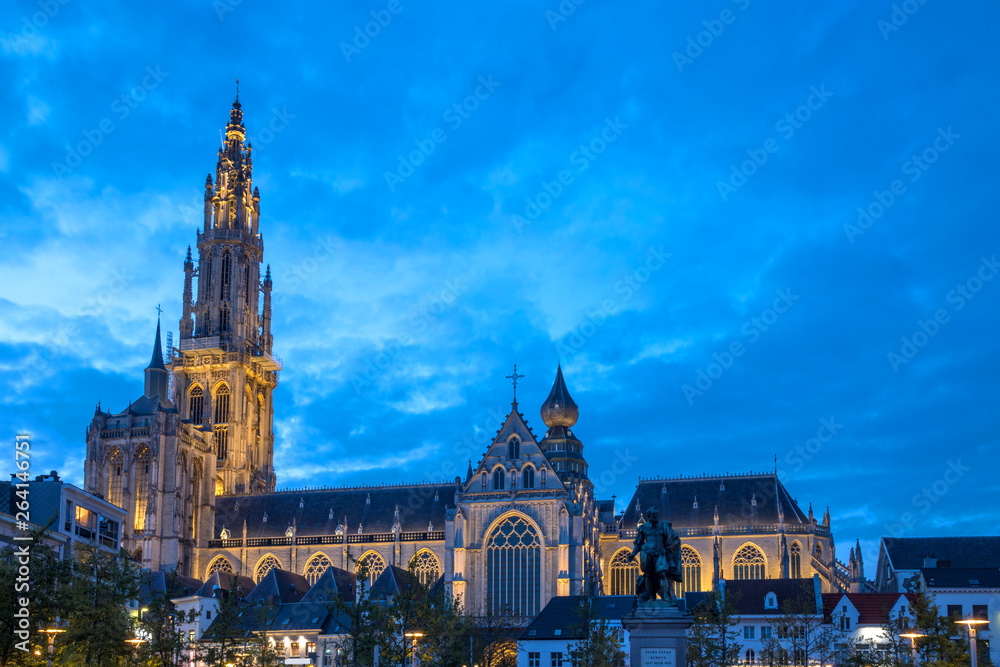 Fototapeta premium Cathedral of Our Lady antwerp belgium in the evening