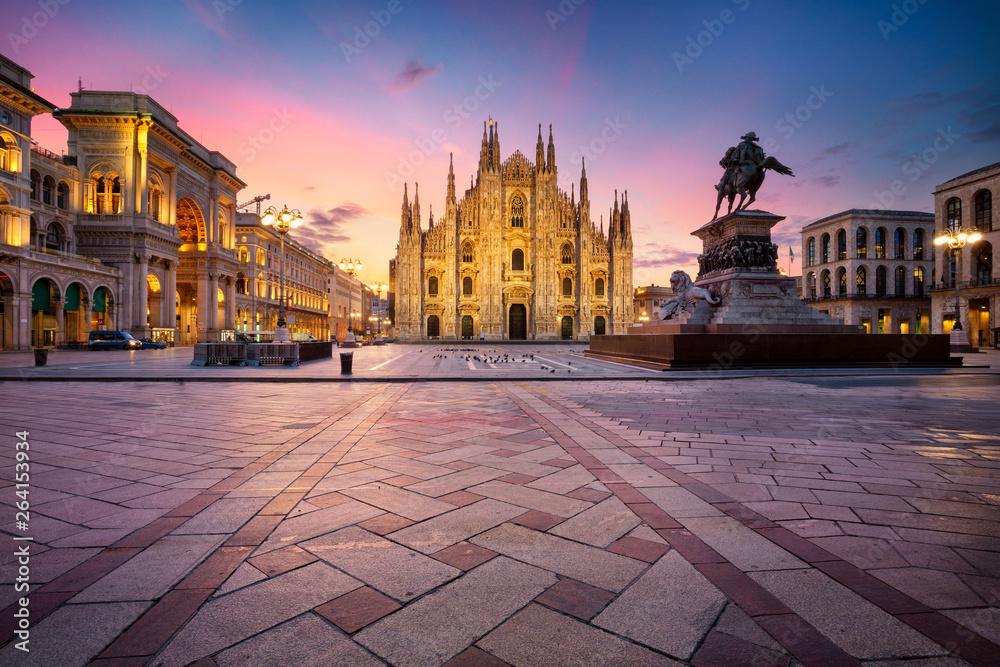 Naklejka premium Milan, Italy. Cityscape image of Milan, Italy with Milan Cathedral during sunrise.
