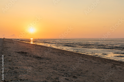Fototapeta Naklejka Na Ścianę i Meble -  north sea sunset with beach