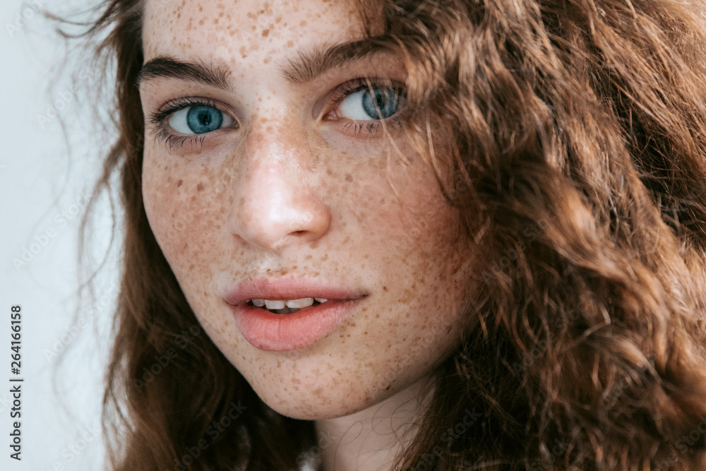 Freckled brunette with mesmerizing blue eyes - wide 3