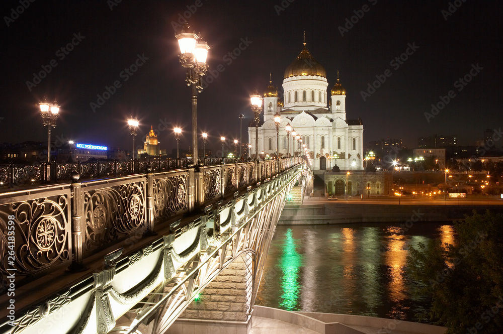CATHEDRAL OF CHRIST THE SAVIOUR AND RIVER BRIDGE AT NIGHT MOSCOW RUSSIA