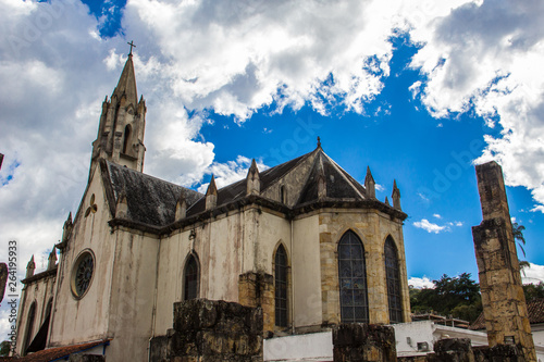 Igreja antiga construida no Santuario do Caraça, Brasil