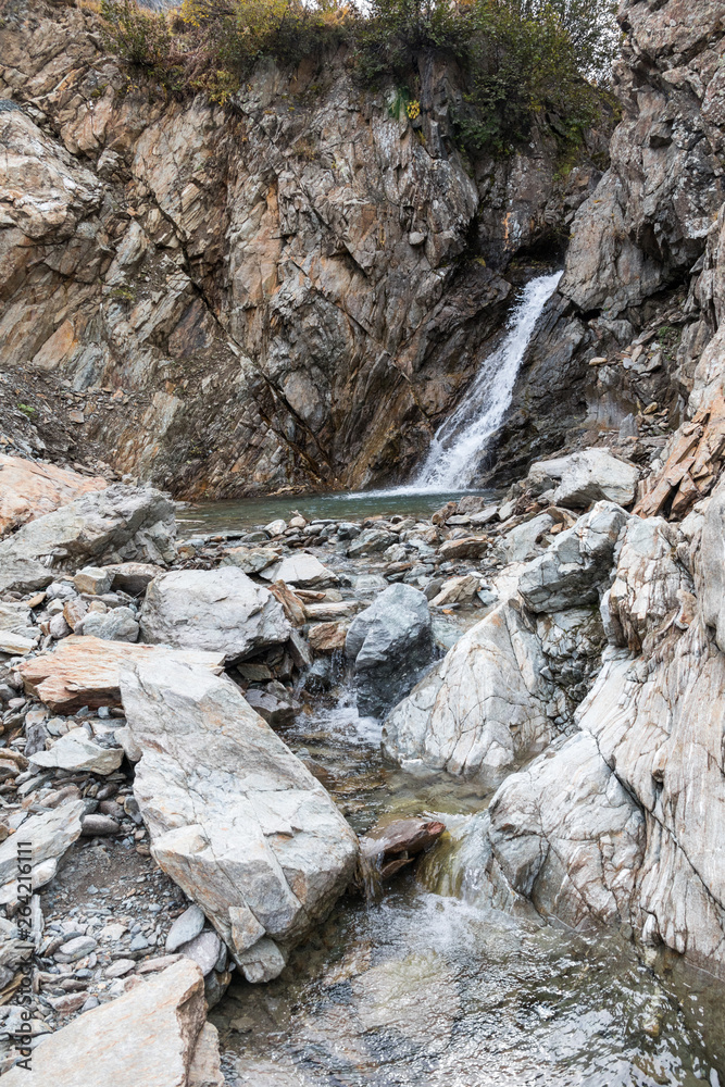 Die wunderbare Bergwelt des Wallis im Herbst Die wunderbare Bergwelt des Wallis im Herbst