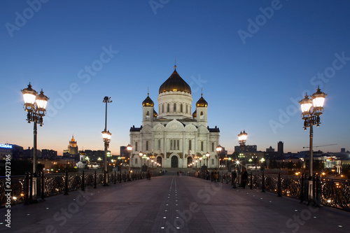 CATHEDRAL OF CHRIST THE SAVIOUR FROM RIVER BRIDGE AT TWILIGHT MOSCOW RUSSIA © danheighton