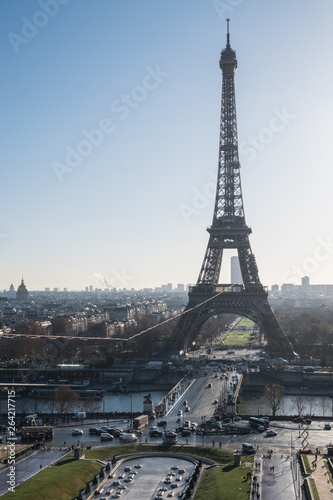 a man walk on a highline between Eiffel tower and Trocadero, Île de France, Paris, France