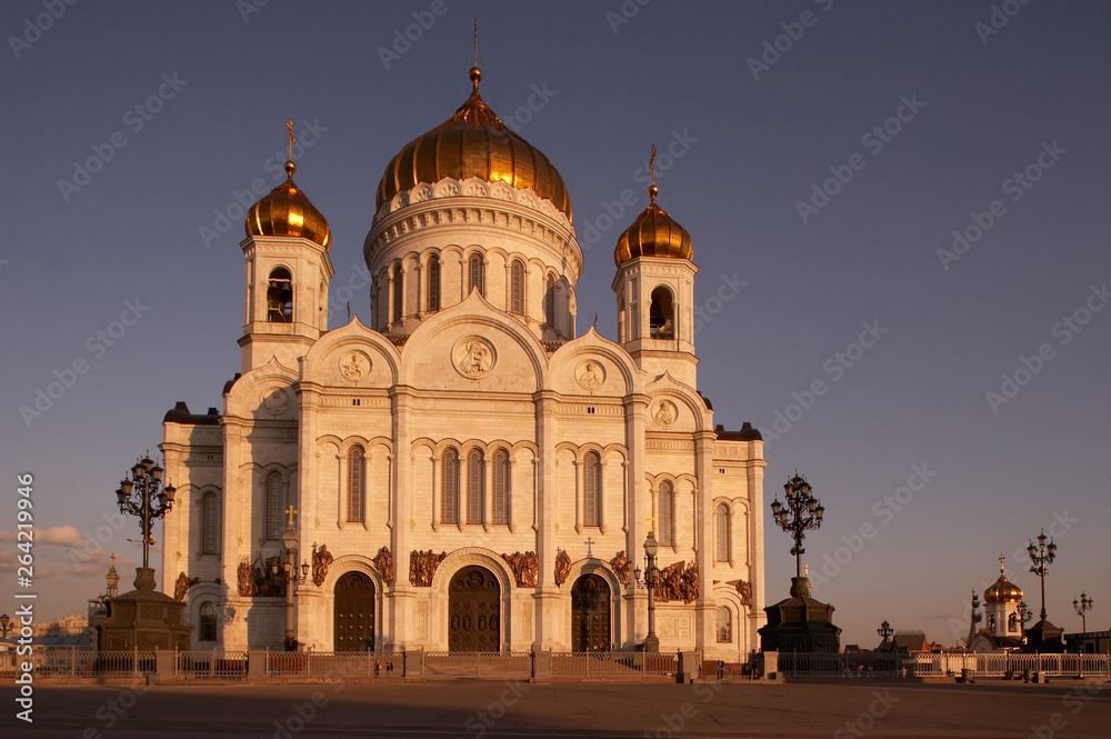 CATHEDRAL OF CHRIST THE SAVIOUR AT TWILIGHT MOSCOW RUSSIA