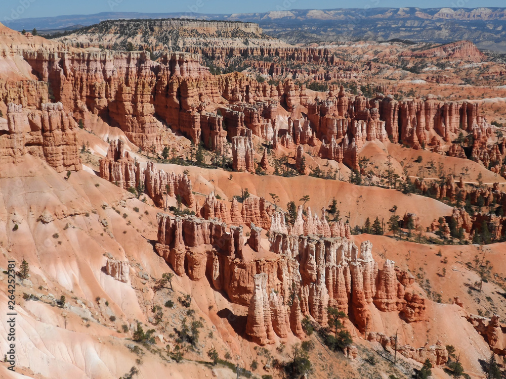 PARCO NAZIONALE FATTO DI ROCCE CON FORMA PARTICOLARE PARCO NAZIONALE FATTO DI ROCCE CON FORMA PARTICOLARE