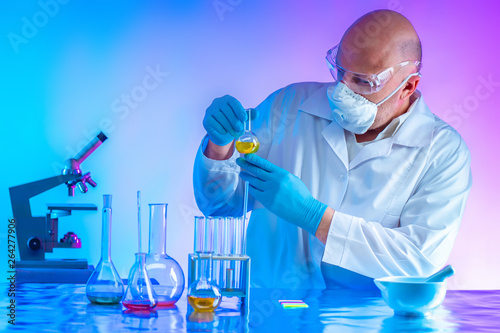 Pharmaceutical laboratory i...
