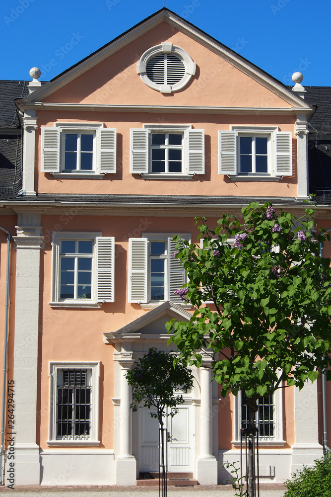 Schwetzingen: historische Fassade in der Altstadt