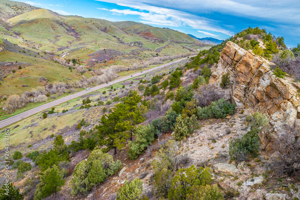 Fototapeta premium Beautiful Spring Hike Up Dakota Ridge in Denver, Colorado