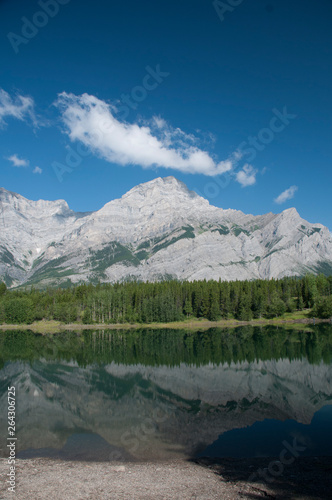 Fototapeta Naklejka Na Ścianę i Meble -  Banff National Park