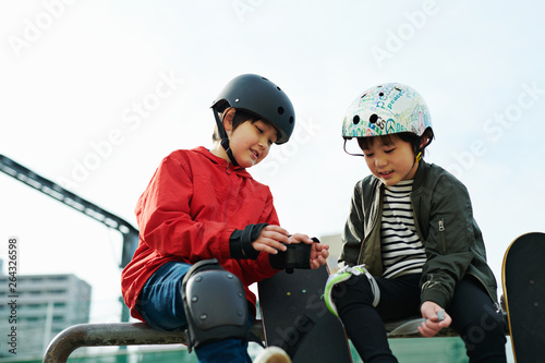 子供 スケートボード スケートパーク