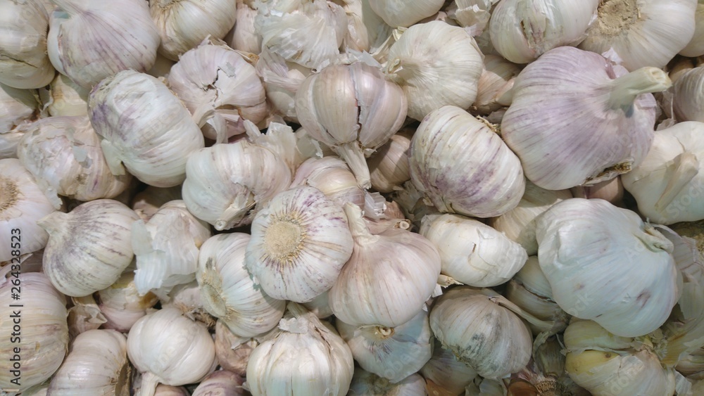 Only garlic's bulbs on the market Only garlic's bulbs on the market