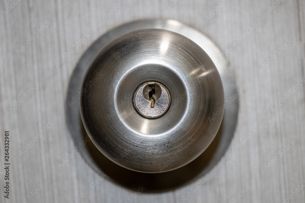 Door lock with a keyhole Door lock with a keyhole