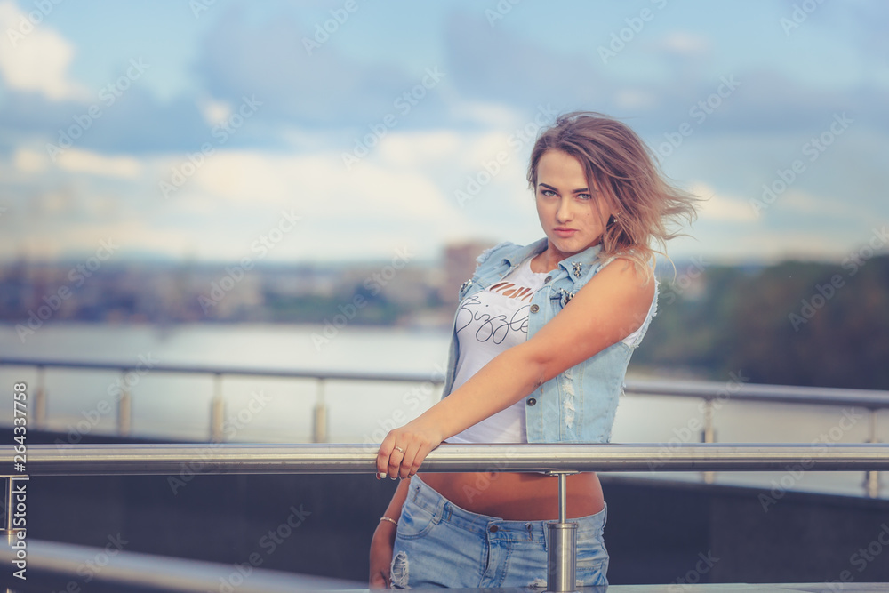 Obraz premium Lonely woman