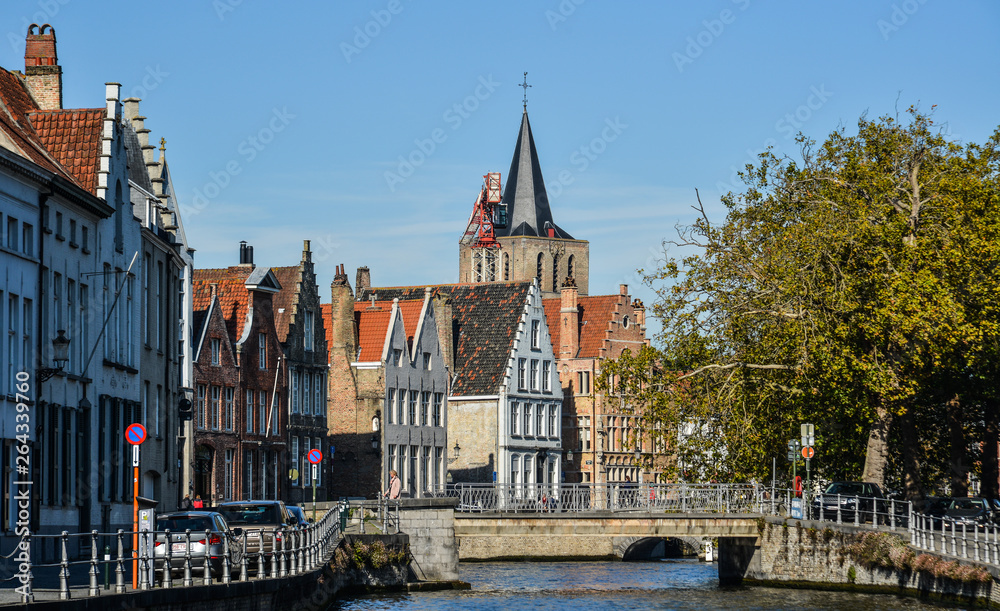 Fototapeta premium Historical centre of Bruges in sunny day