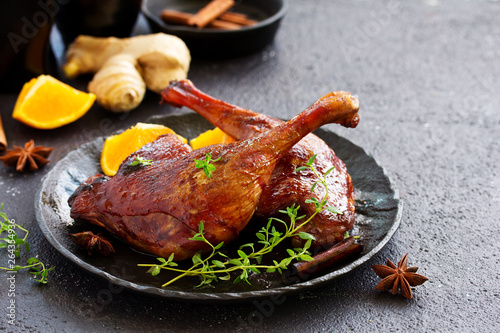 Baked duck leg in Chinese.