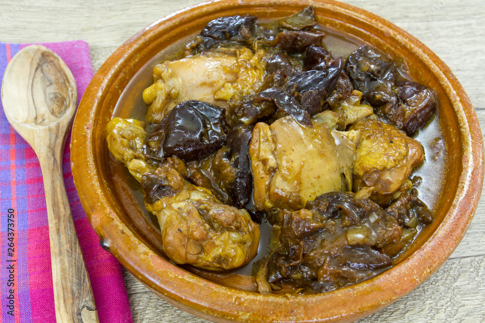 tajine poulet petit pois pruneaux