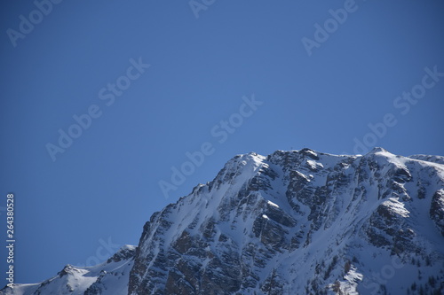 Navis, Dorf, Tirol, Navistal, Naviser Tal, Innsbruck Land, Österreich, Tal, Tuxer Alpen, Schnee, Frühling, Winter, Zeit, Jahreszeit, Schneeschmelze, Innsbruck, Brenner, Matrei am Brenner, Matrei, Wipp photo