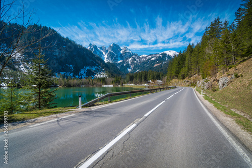 Straße in den Alpen von Österreich