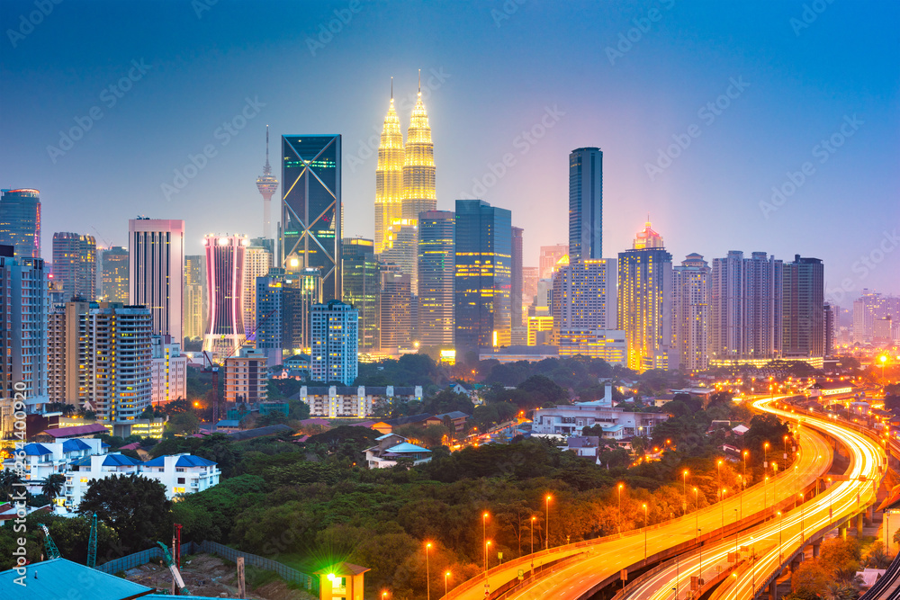 Fototapeta premium Kuala Lumpur, Malaysia city skyline.