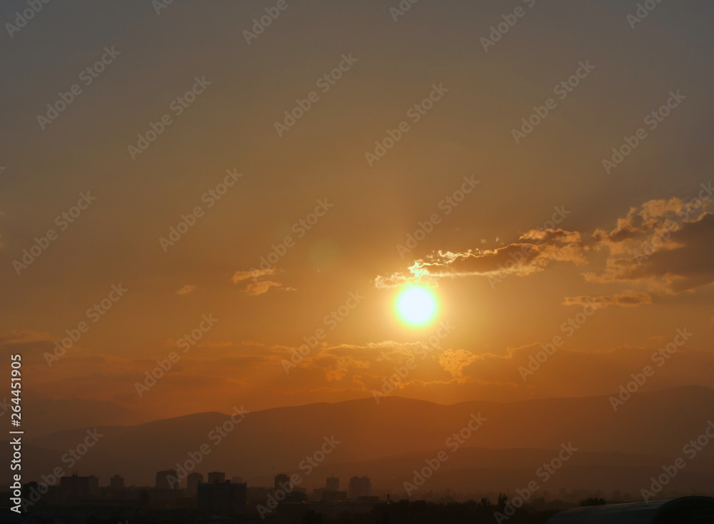 Fototapeta premium golden sunset sky