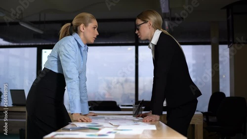 Disagreeable employee disputing with boss, saying arguments and compromises