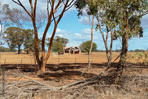 Obraz na plátně A Country House In A Rural Landscape