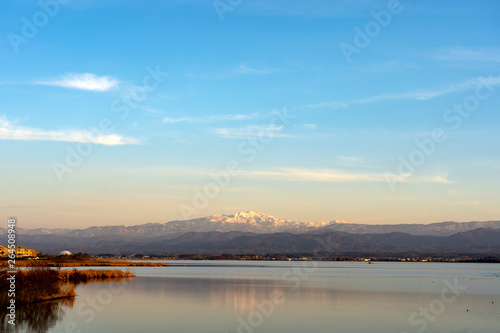 加賀市柴山潟から望む白山 © Nature K Photostudio