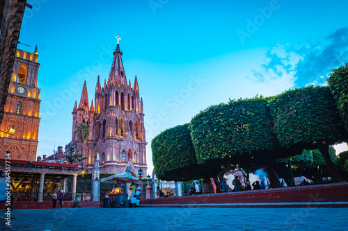 Fototapeta Naklejka Na Ścianę i Meble -  A Church in San Miguel de Allende, Mexico