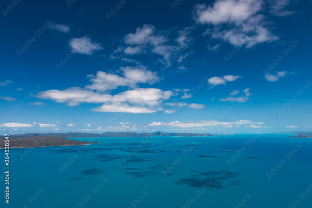 Luftaufnahme beim Helikopter-Rundflug über Whitsunday Island