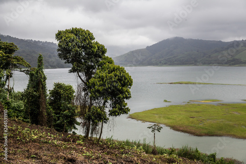 Panorama con lago in Costa Rica