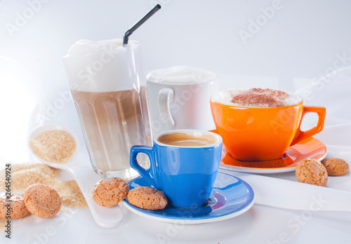 Kaffee und Cappuccino und Spresso