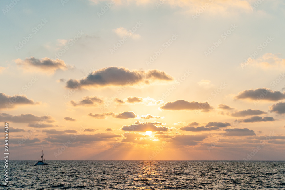Obraz premium Sunset seen from the beach of Tel Aviv