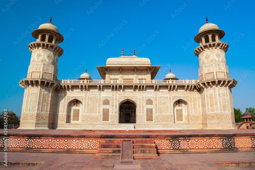 Tomb of Itimad-ud-Daulah in Agra