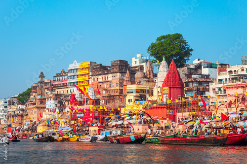 Obraz na płótnie Colorful boats and Ganges river w salonie