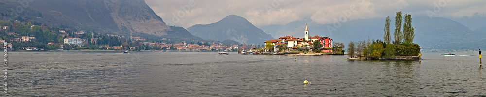 Fototapeta premium Panoramic view of the Borromean Islands on Lake Maggiore, Piedmont, Italy