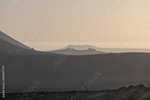 Fototapeta Naklejka Na Ścianę i Meble -  Sunrise in the mountains