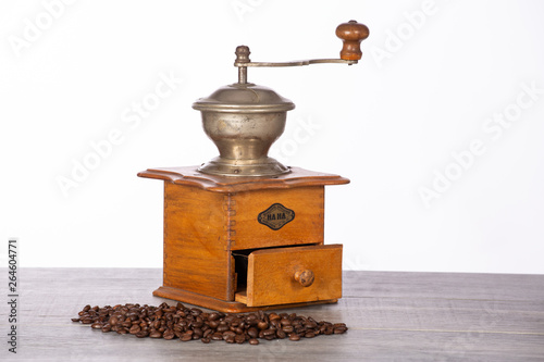 Kaffeemühle, Kaffee, Cappuccino, Kaffeebohnen, Mühle, altertümlich, alt, Retro, Küche, Aroma, altmodisch
