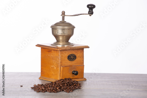Kaffeemühle, Kaffee, Cappuccino, Kaffeebohnen, Mühle, altertümlich, alt, Retro, Küche, Aroma, altmodisch