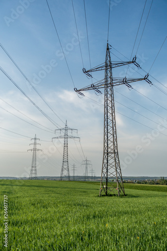 Hochspannungsmasten einer Überland leitung