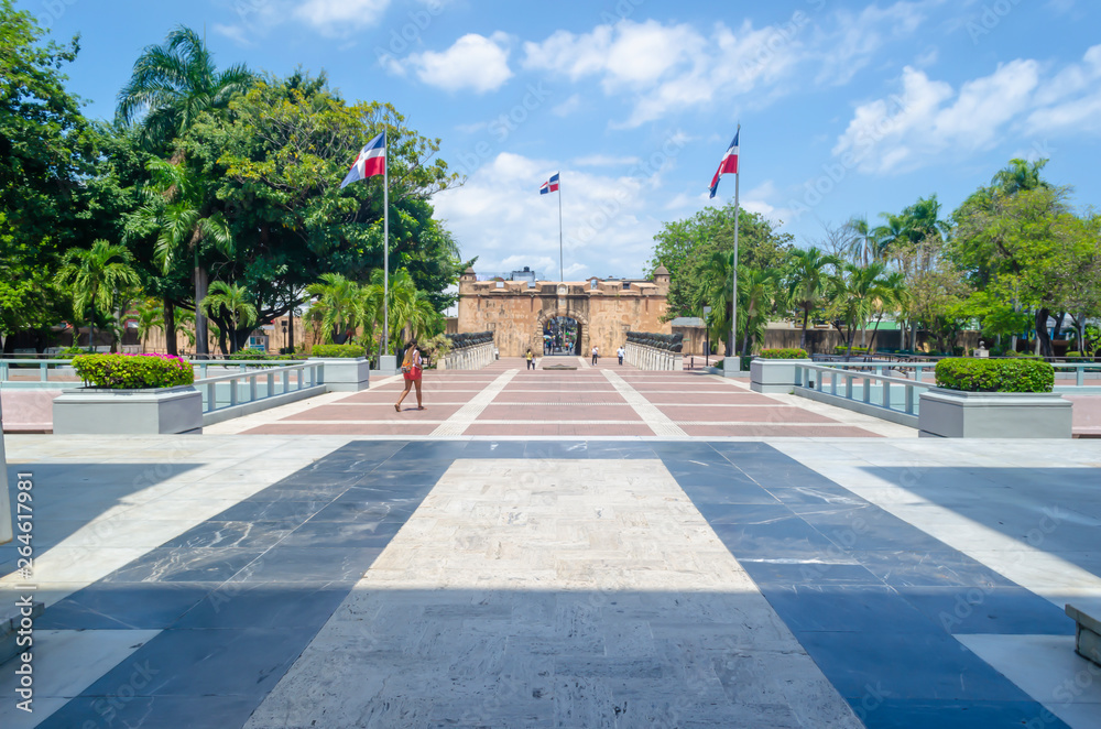 Obraz premium view from the altar of the homeland in the Independence Park of Santo Domingo Dominican Republic, overlooking the door the Count