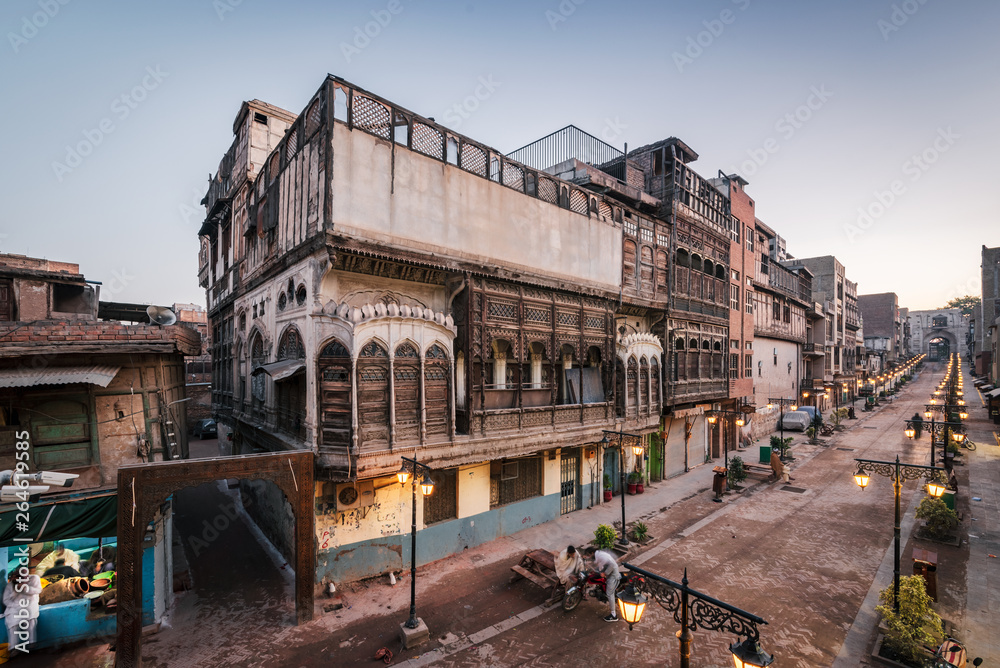 The Heritage Trail, which starts from Ghanta Ghar, crosses the Bazaar-e-Kalan and finishes at Gor Gatri archaeological complex in Peshawar, Pakistan.
