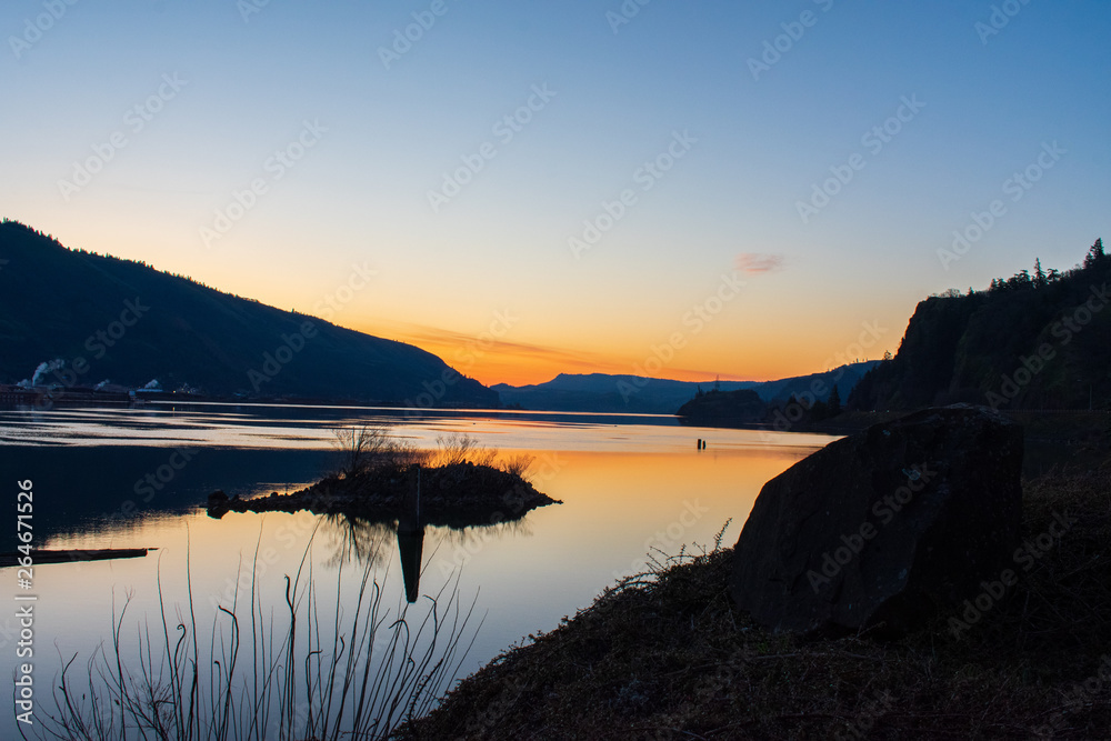Sunrise Over the Columbia River, Hood River,, Oregon