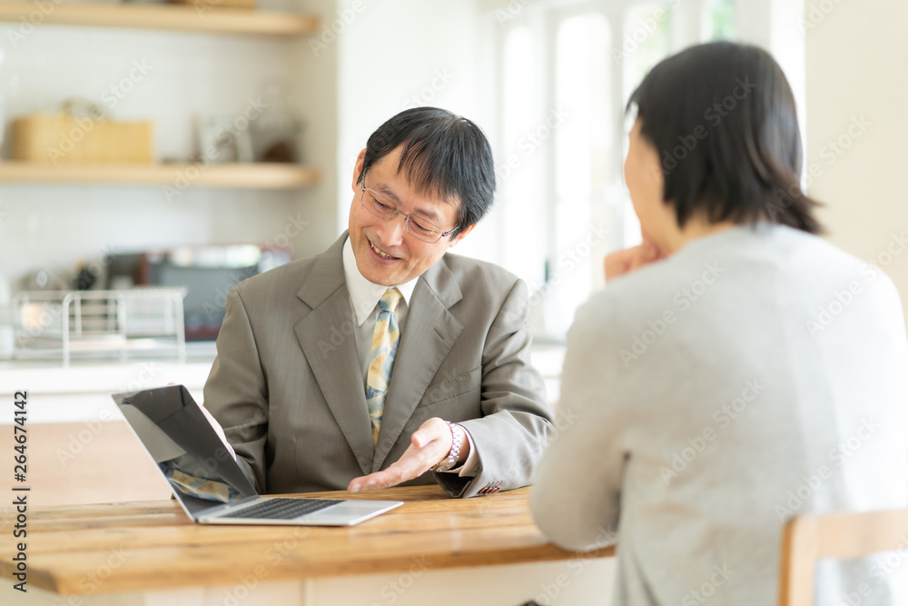 Obraz premium シニアミドル 営業