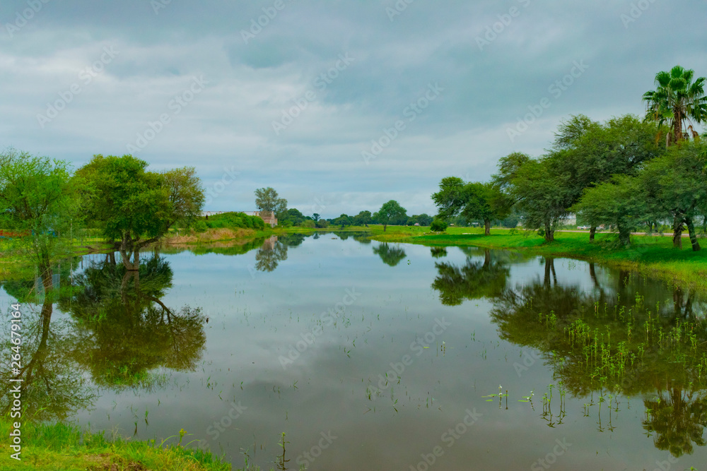 Fototapeta premium Laguna con Agua Cristalina